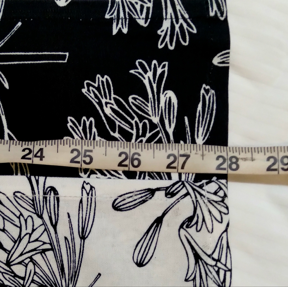 Floral Print Kitchen / Tea Towels in Black and White - Picture 4 of 5